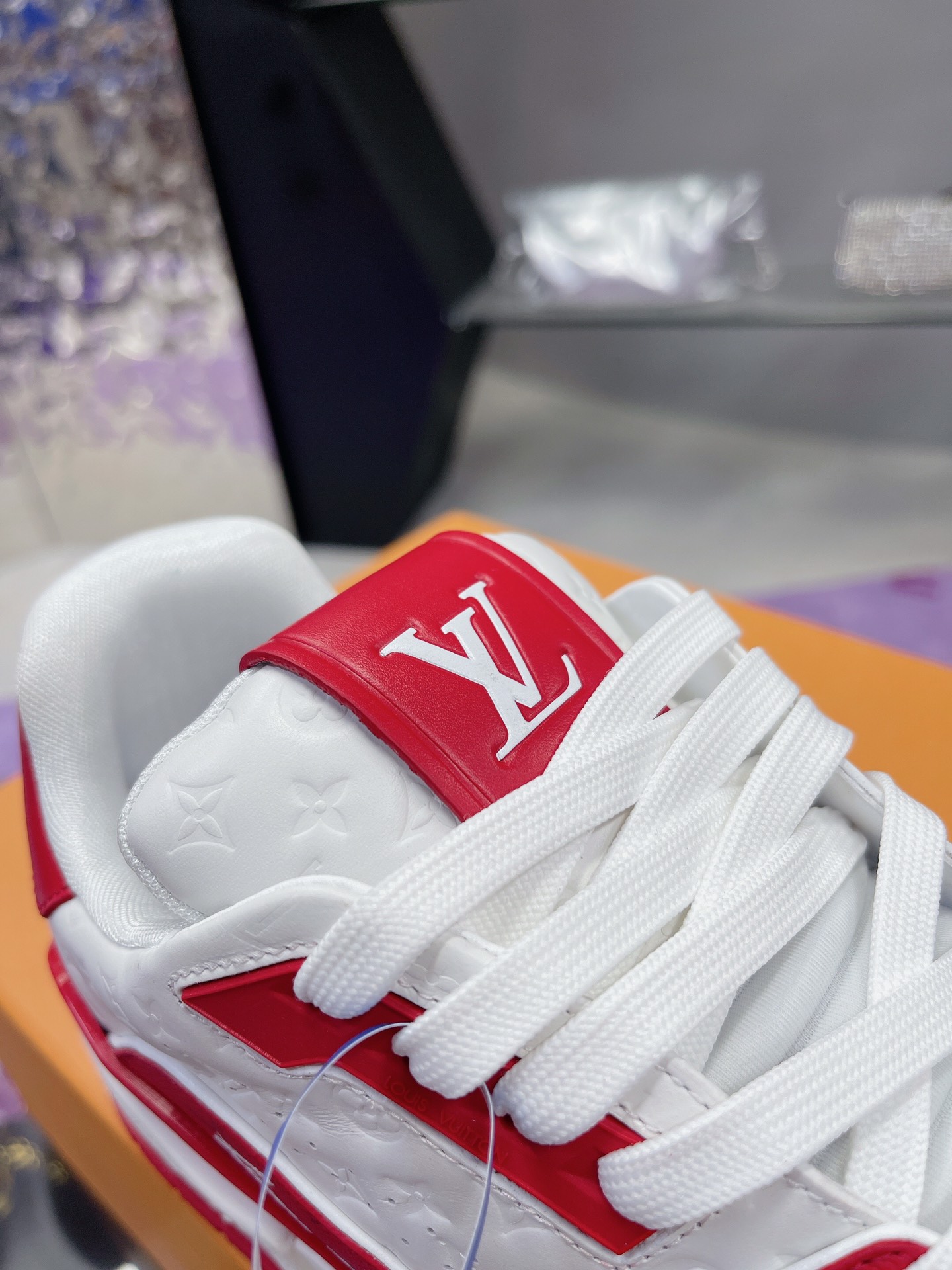 LV