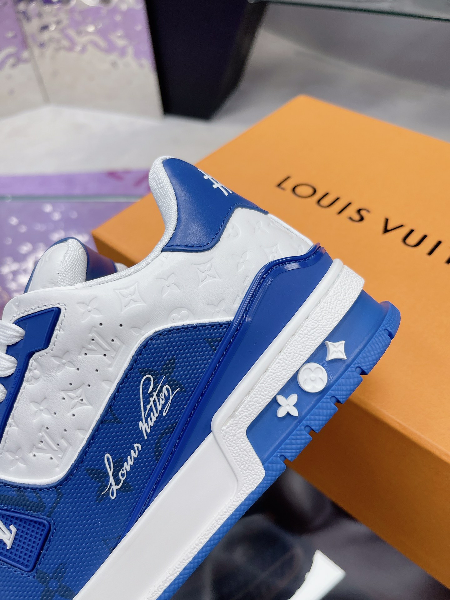 LV