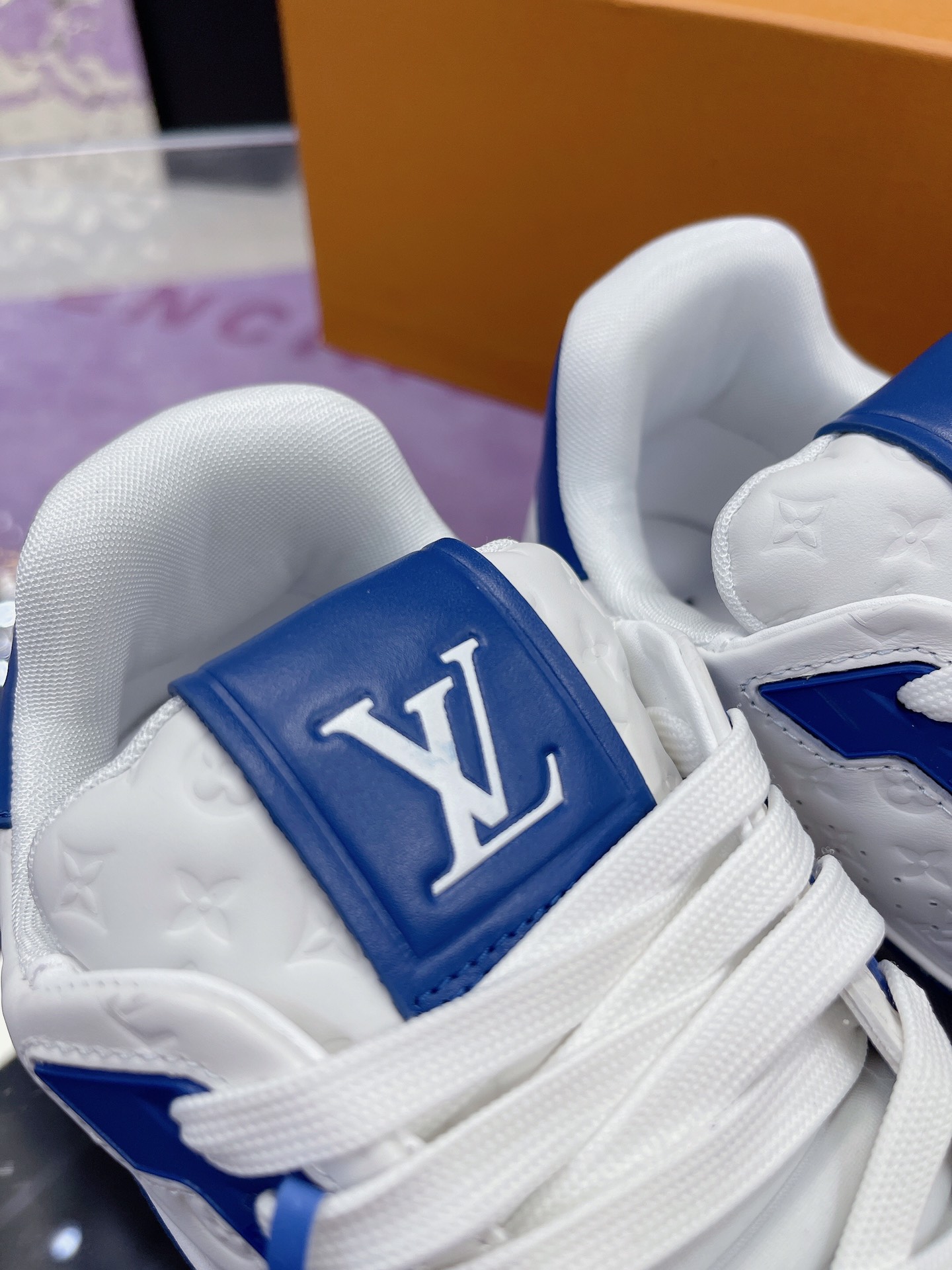 LV