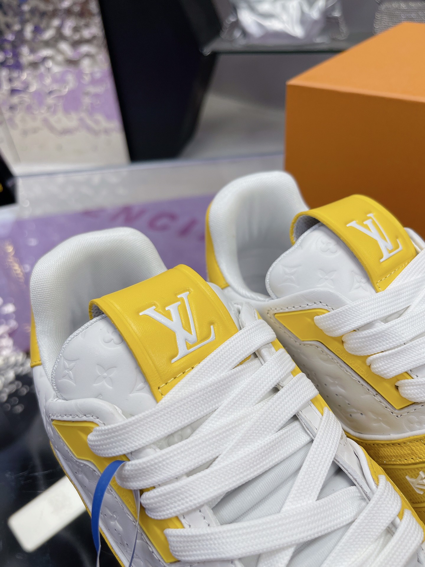 LV