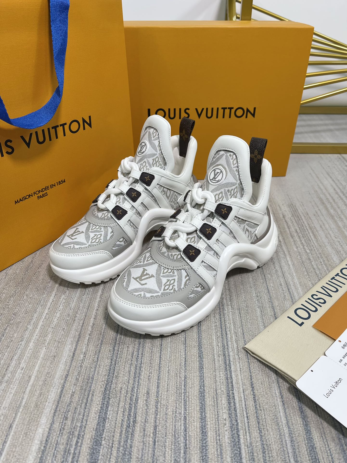 LV