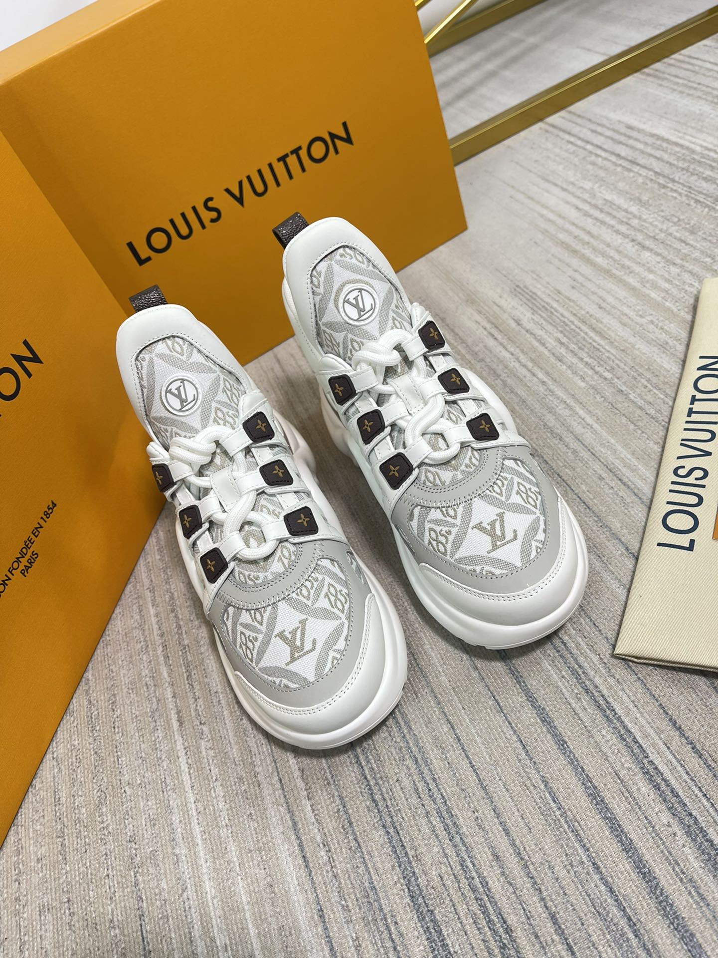 LV