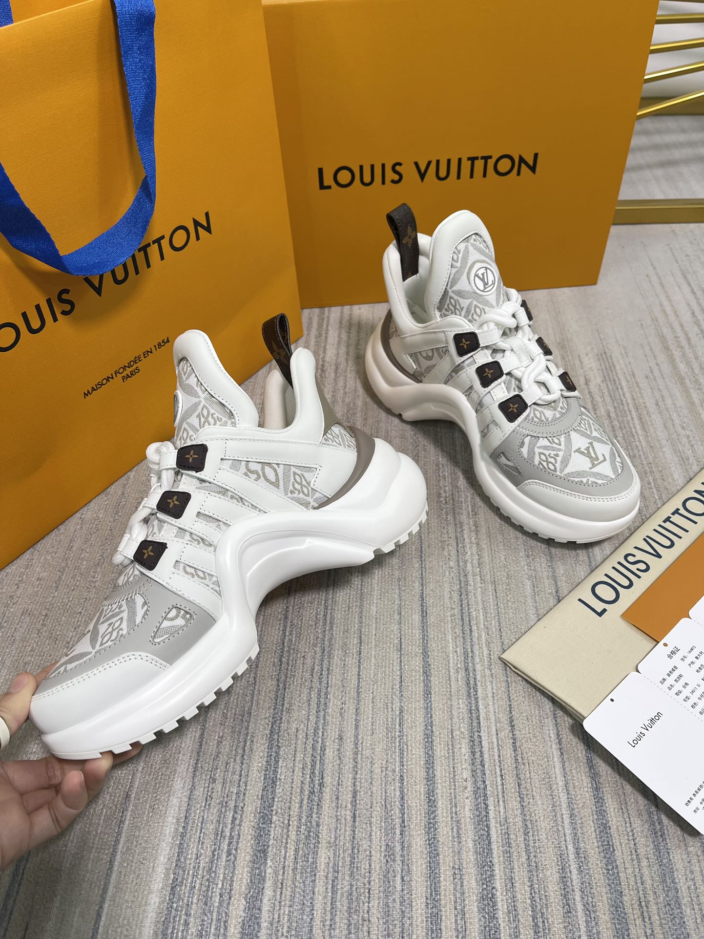 LV