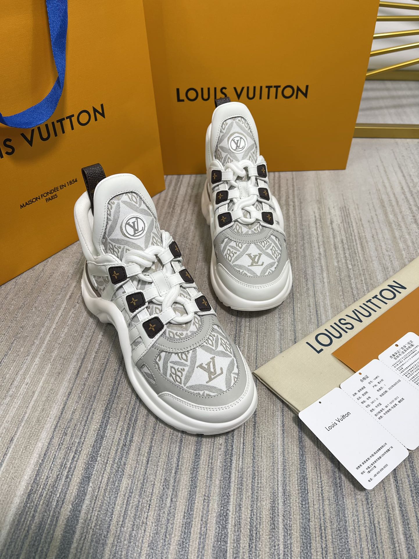 LV
