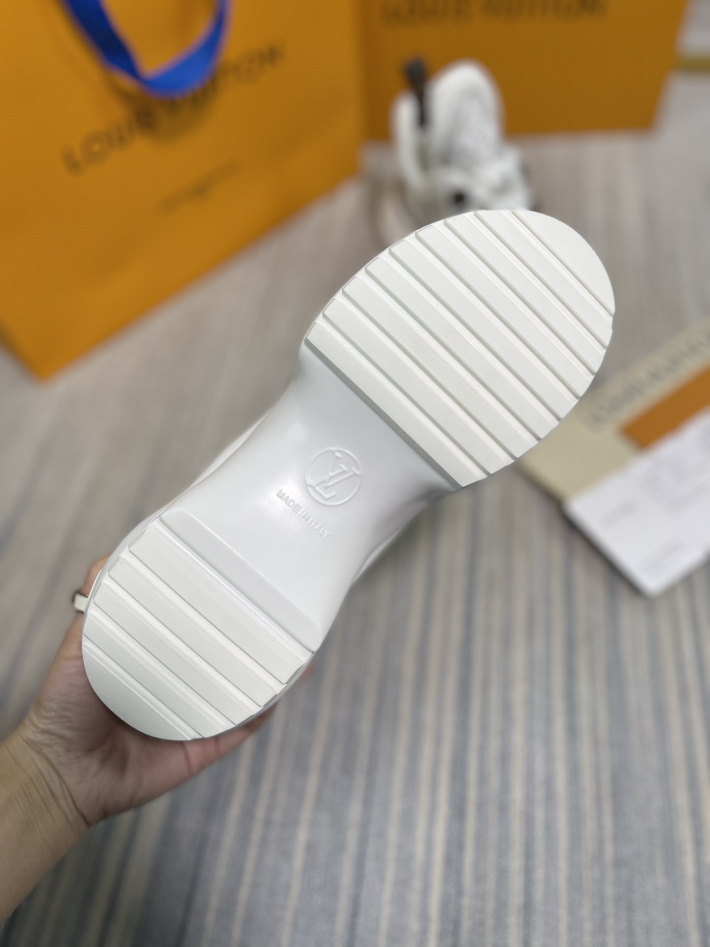 LV