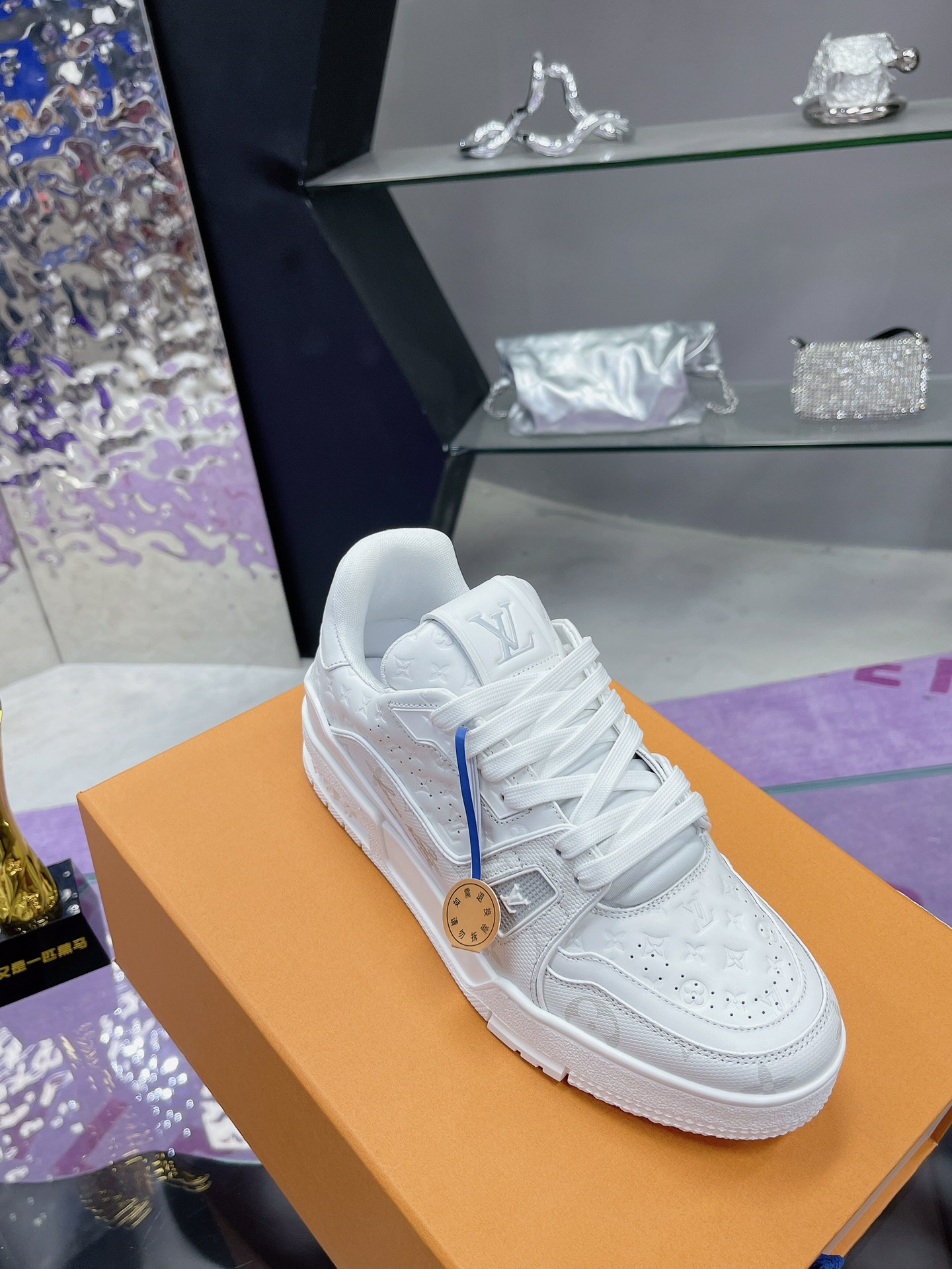 LV
