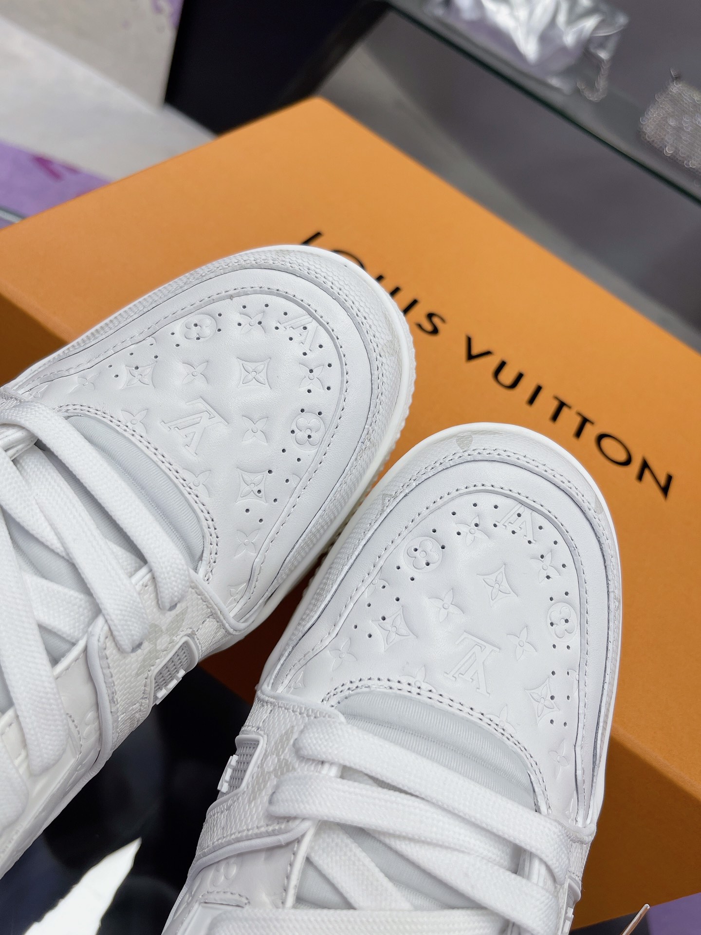 LV