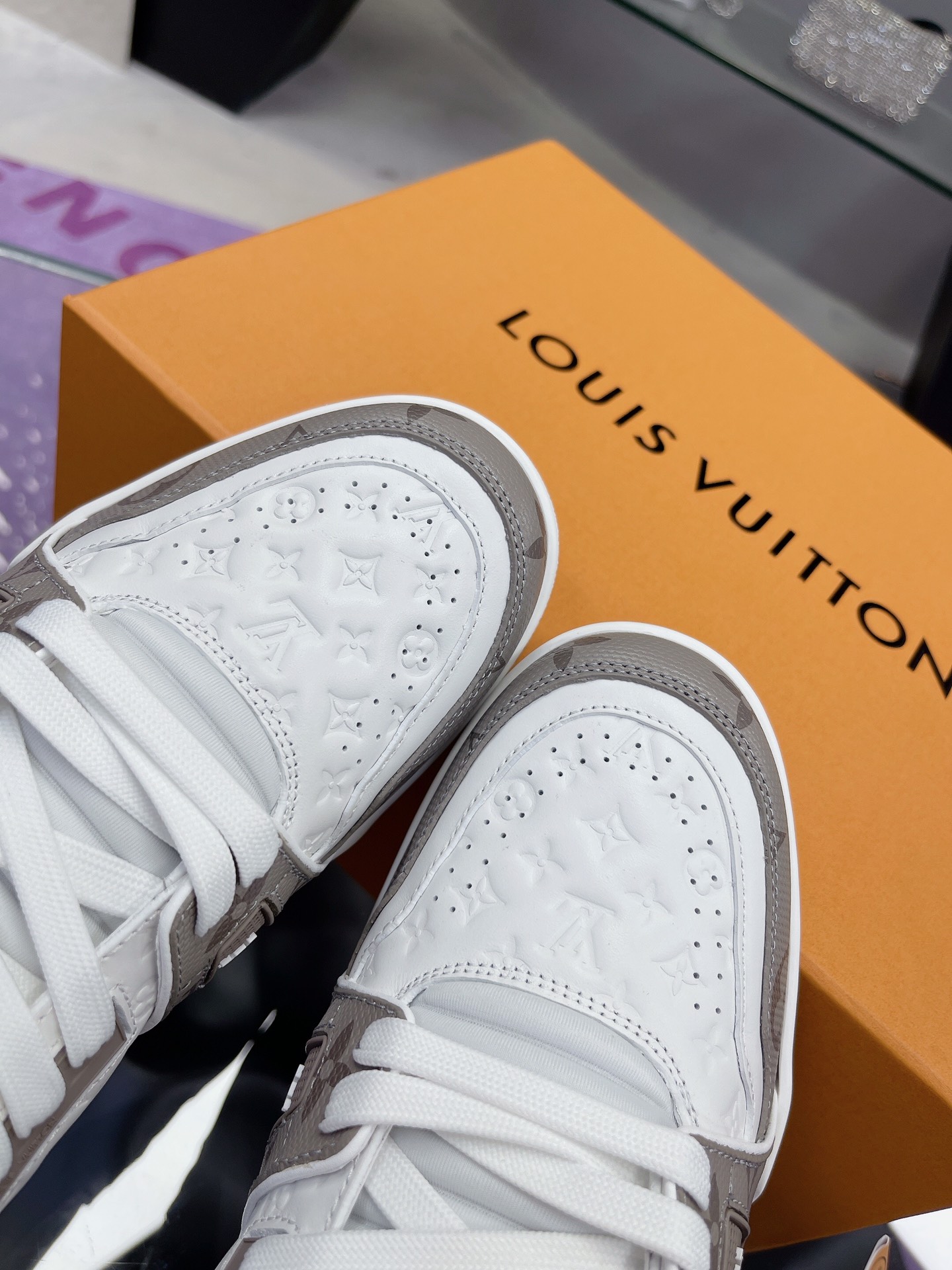 LV