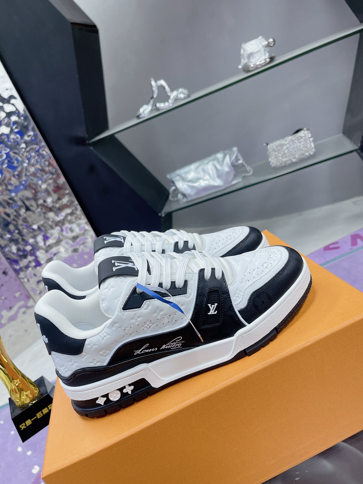 LV