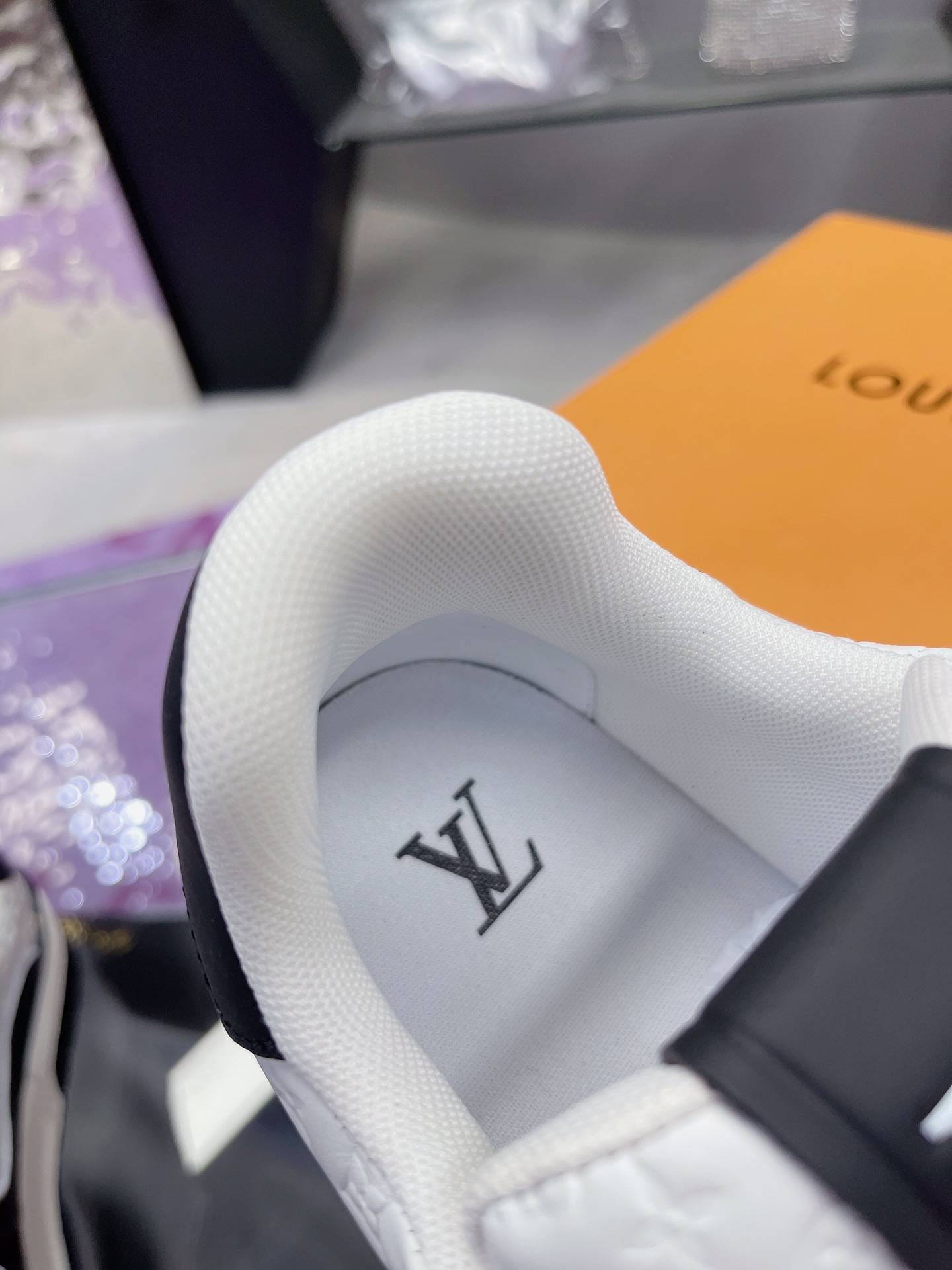 LV