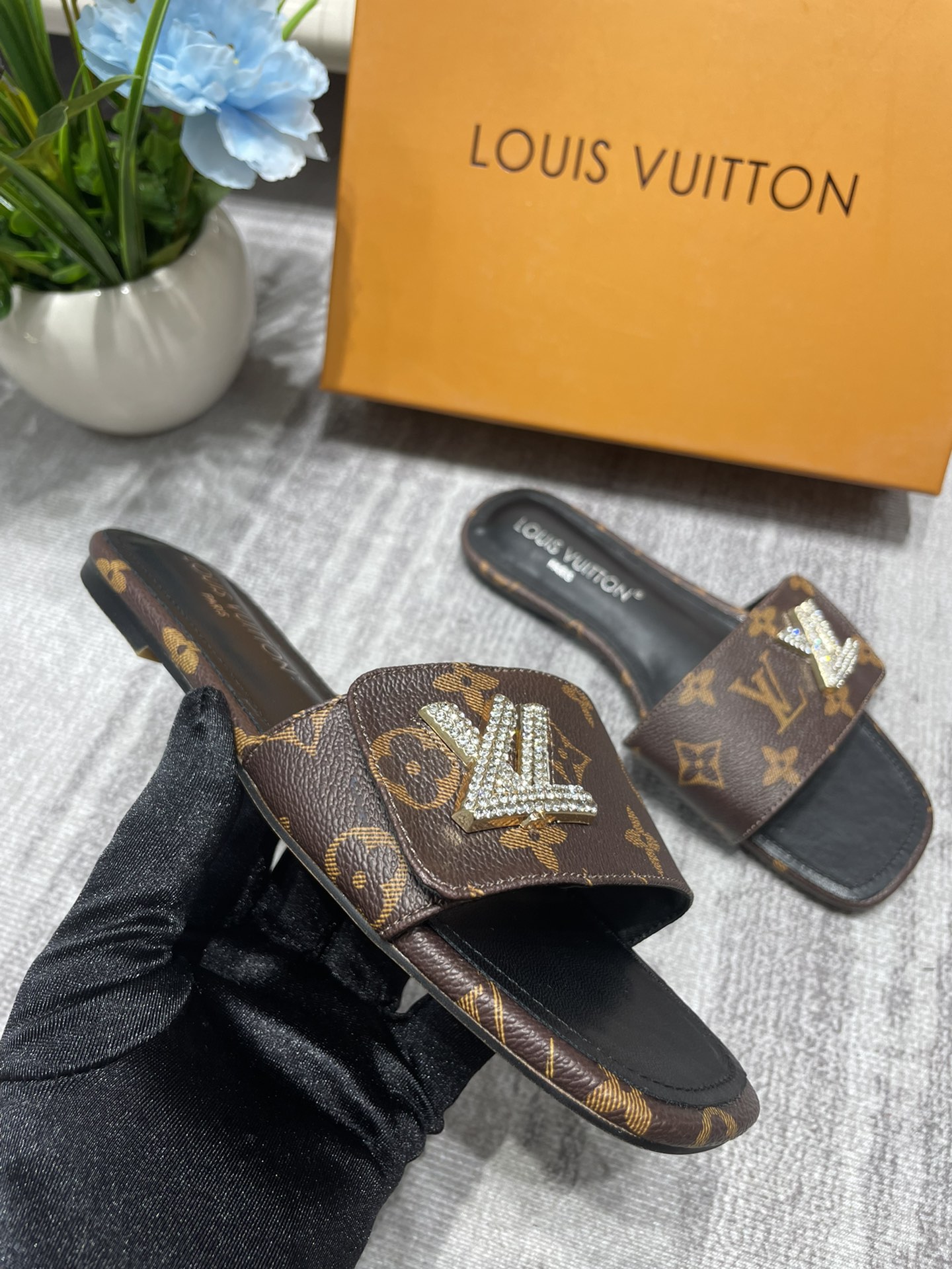 LV