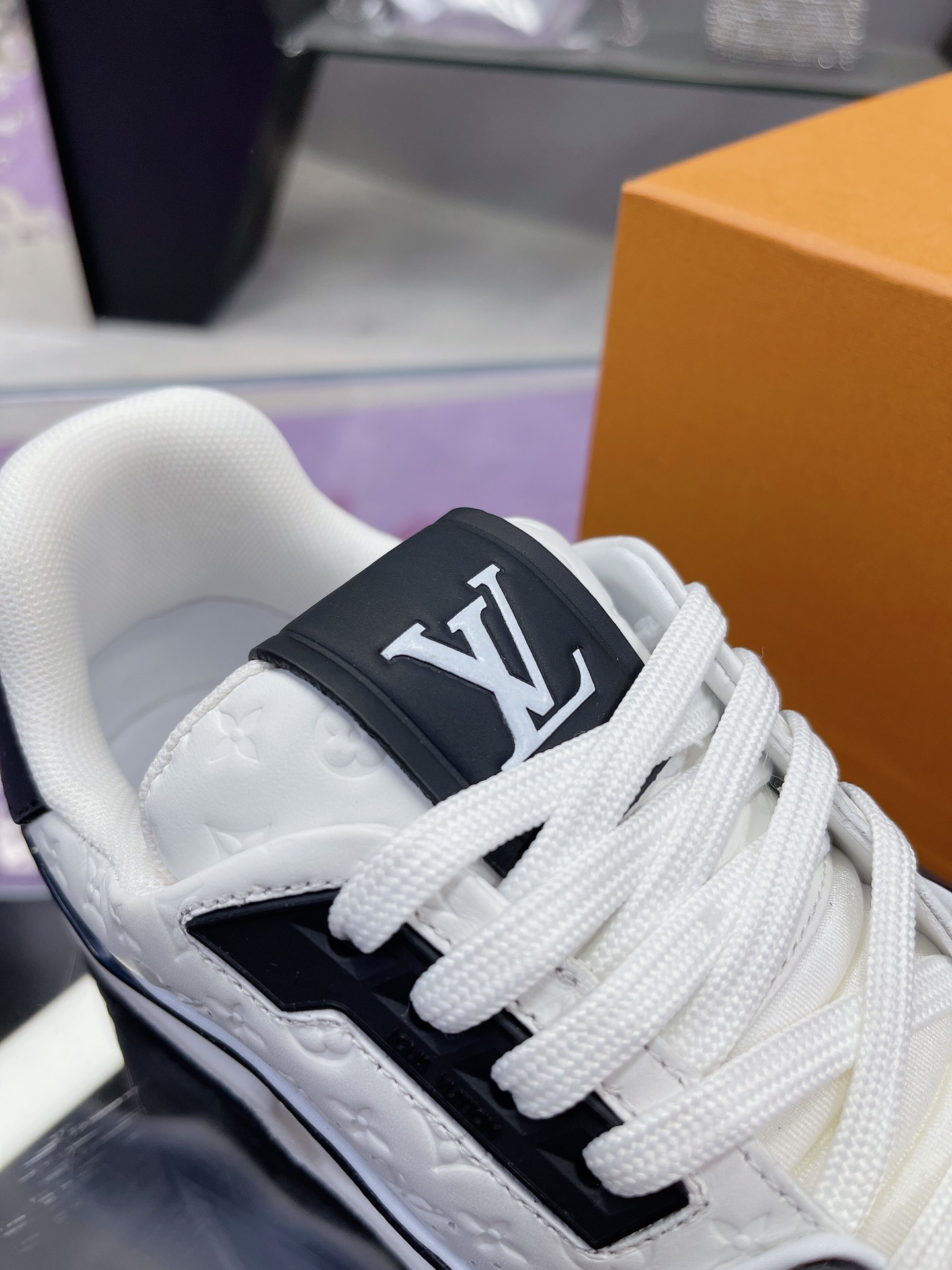 LV