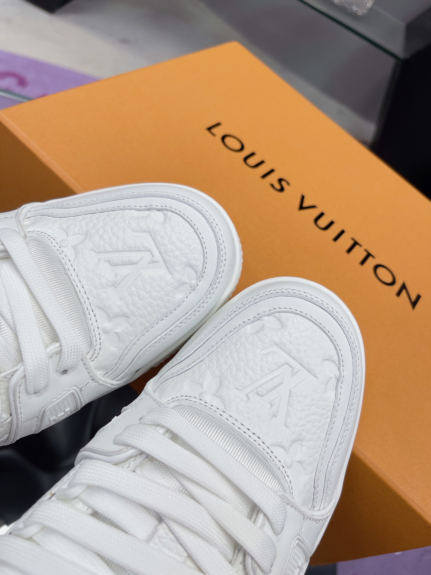 LV