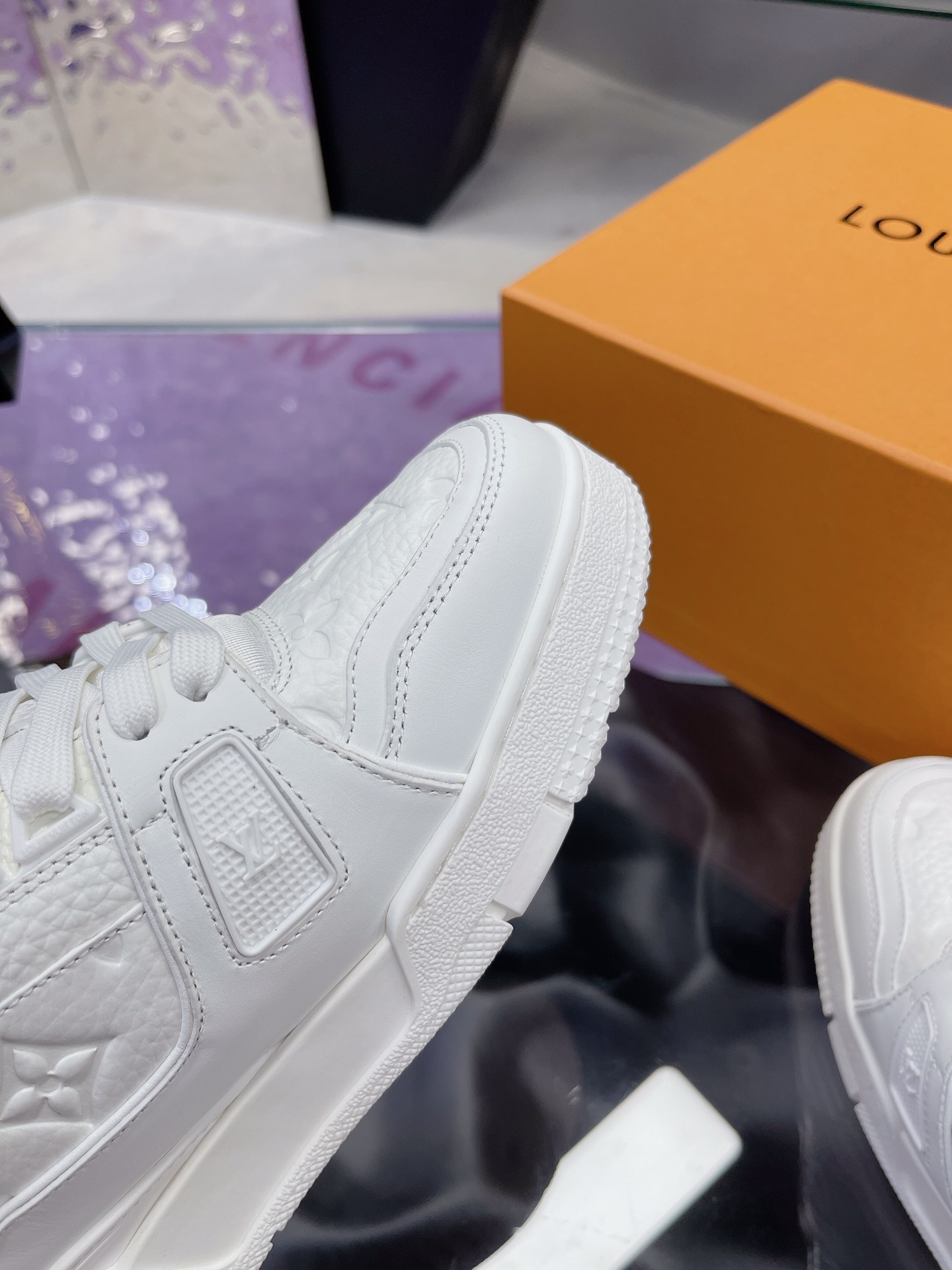 LV