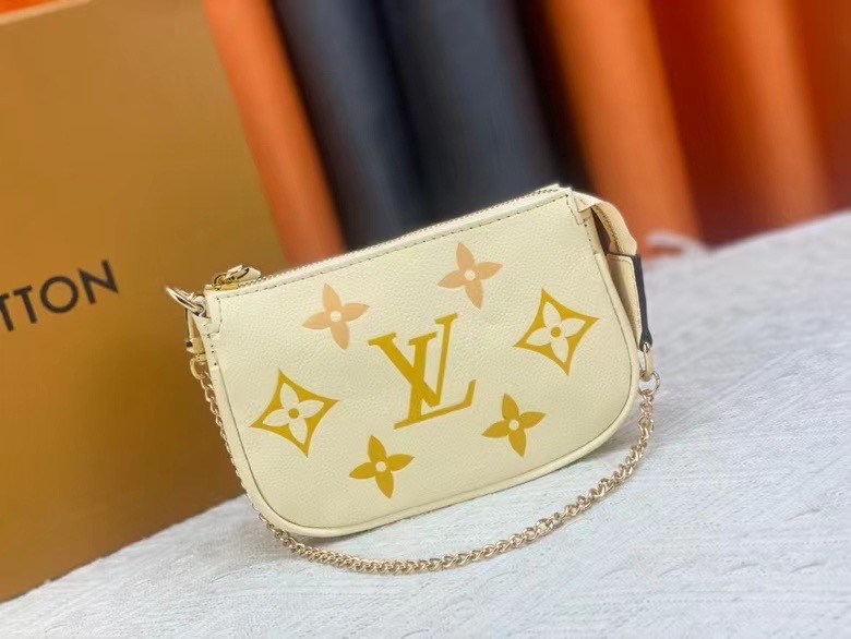 3色 ルイヴィトンLouis Vuitton M80501 MINI POCHETTE ACCESSOIRES チェーンバッグ Monogram EmpreinteLV アンダーアームバッグ