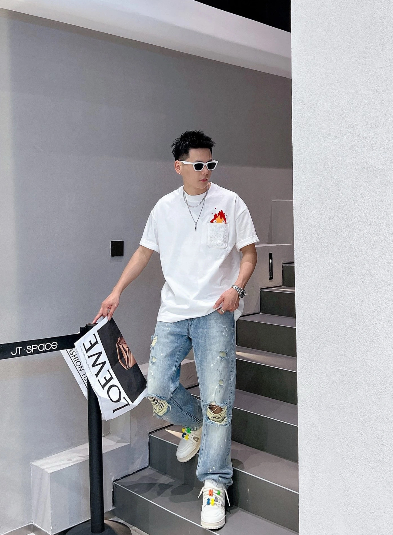 国内発送2色ロエベ 半袖Tシャツ 炎のロゴ メンズ/レディース XS S M L スーパーコピー後払い優良サイト