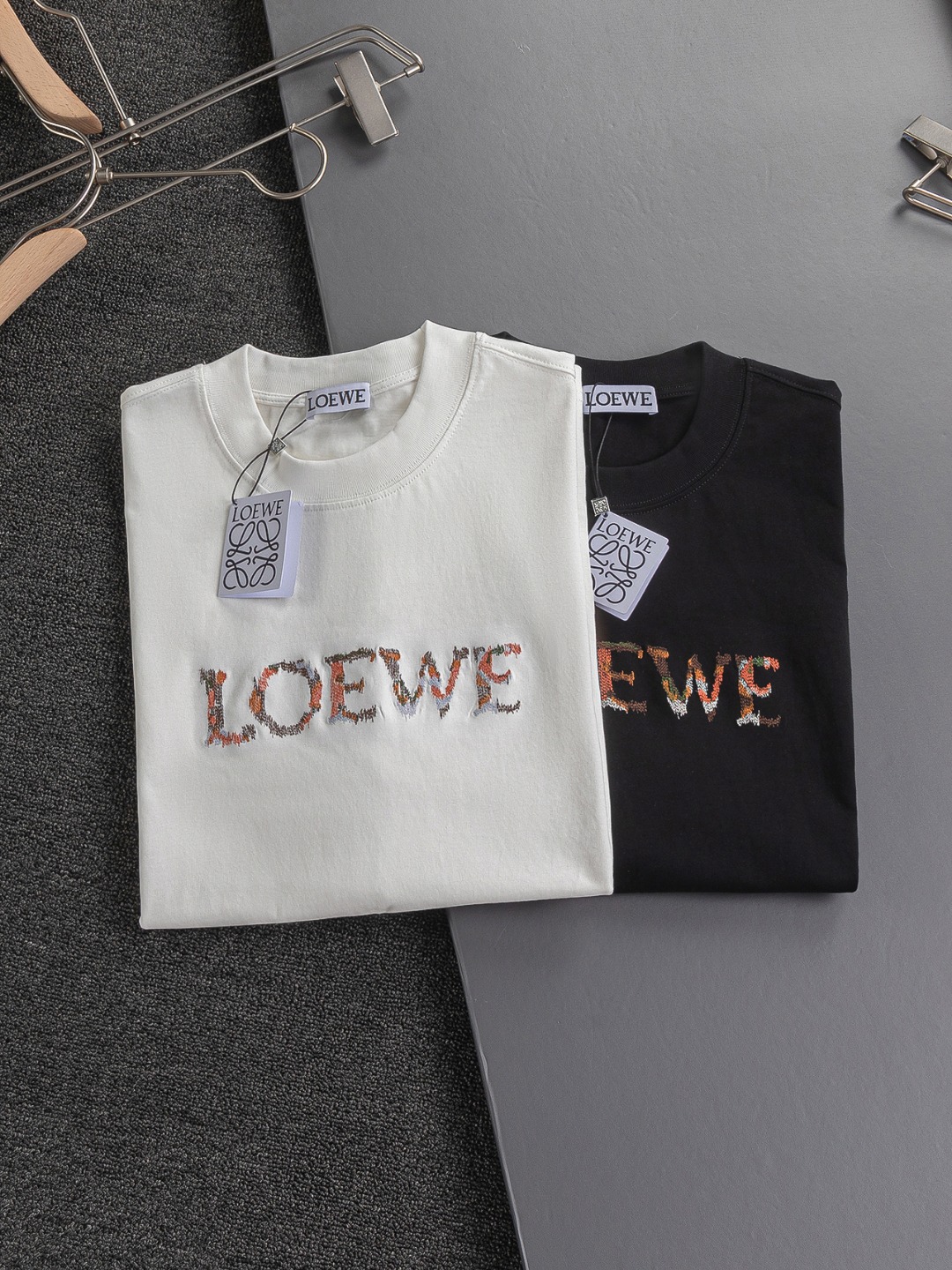 2色国内発送ロエベ 半袖Tシャツ メンズ/レディース S M L XLスーパーコピーN品後払い