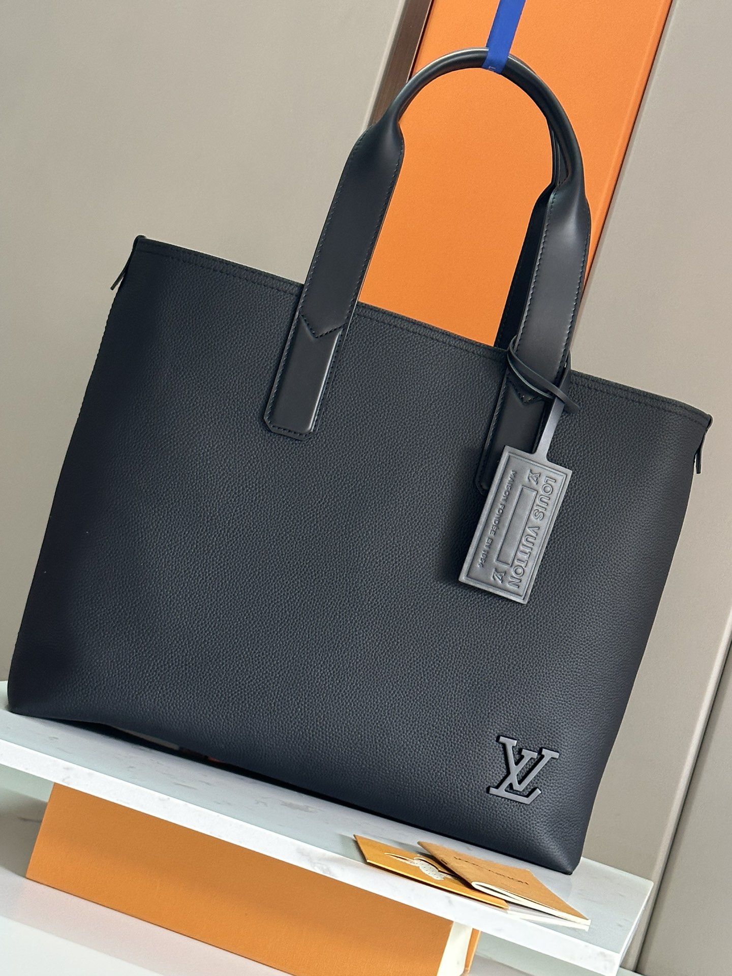 超スーパーコピー トップクラスルイヴィトンM24771 Pilot トートバッグ LV Aerogramバッグ代引き国内発送